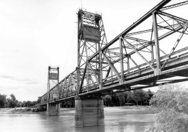 01531 - DeValls Bluff Bridge
